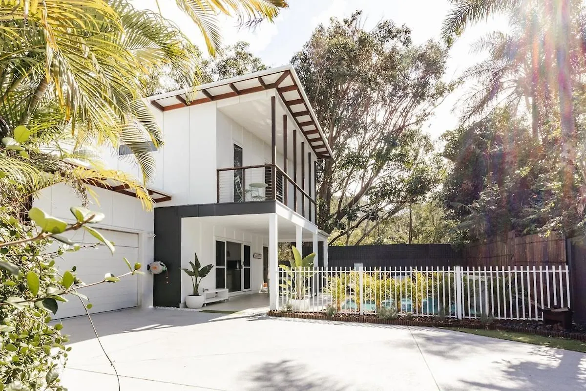 Breezy Beach House - Private Pool Yaroomba Holiday home